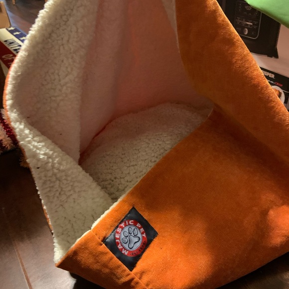 Burrow Cat Bed - Picture 2 of 8